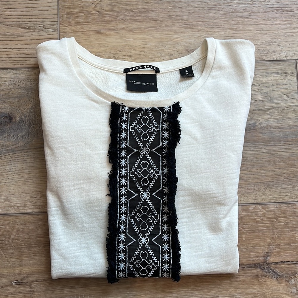 Maison & Scotch Ivory Sweatshirt with Black Trim Details